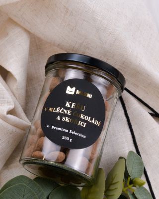 Mezinárodní den ořechů je ideální příležitost představit naši novinku! A tou jsou kešu v mléčné čokoládě a skořici ⭐...