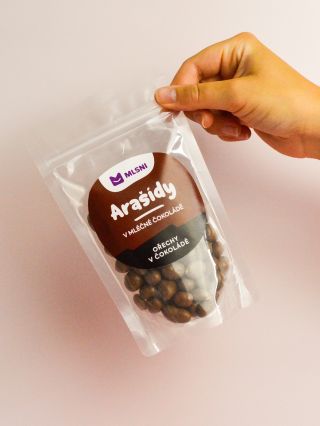 Milujete čokoládu? 🍫 A oříšky? 🥜 Tak to pro vás máme dokonalou kombinaci - oříšky v čokoládě! 😍 Naše arašídy v hořké i...